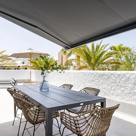 فيلة Urbania Atico Deluxe By Sunkeyrents